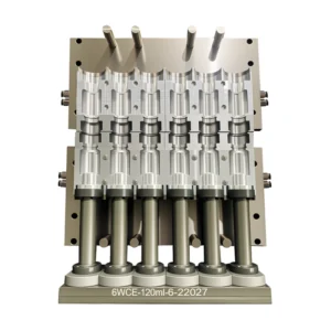 Linear bottle blowing mold